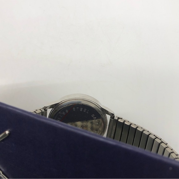 Kendall & James Stretch Band Watch unisex Cuff Band Silver Tone - Picture 12 of 13